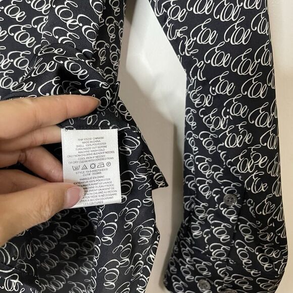 NWOT Equipment Logo Signature Satin Button-Up black Blouse size medium - Picture 8 of 9
